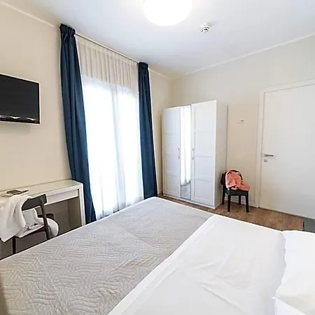 Kiss Hotel